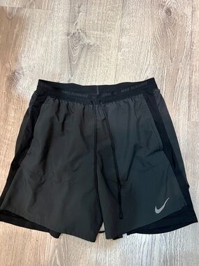 Nike Men’s Black lined Running Shorts with Reflective Swoosh M
